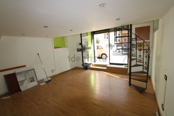 locale commerciale in affitto a Messina