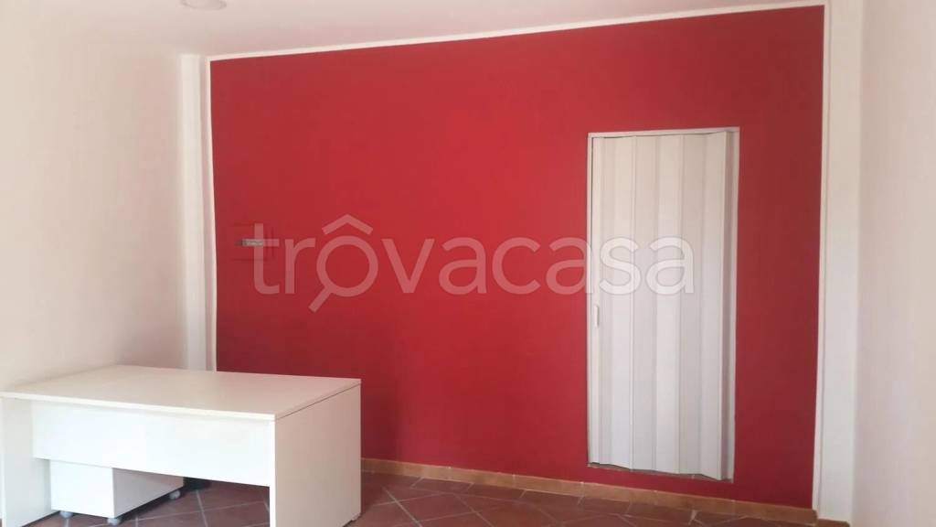 negozio in affitto a Messina