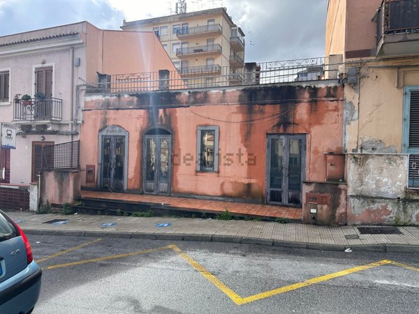 locale commerciale in affitto a Messina in zona Santissima Annunziata