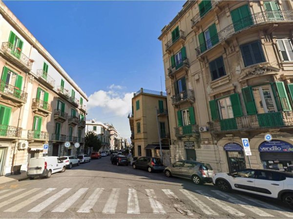 negozio in affitto a Messina