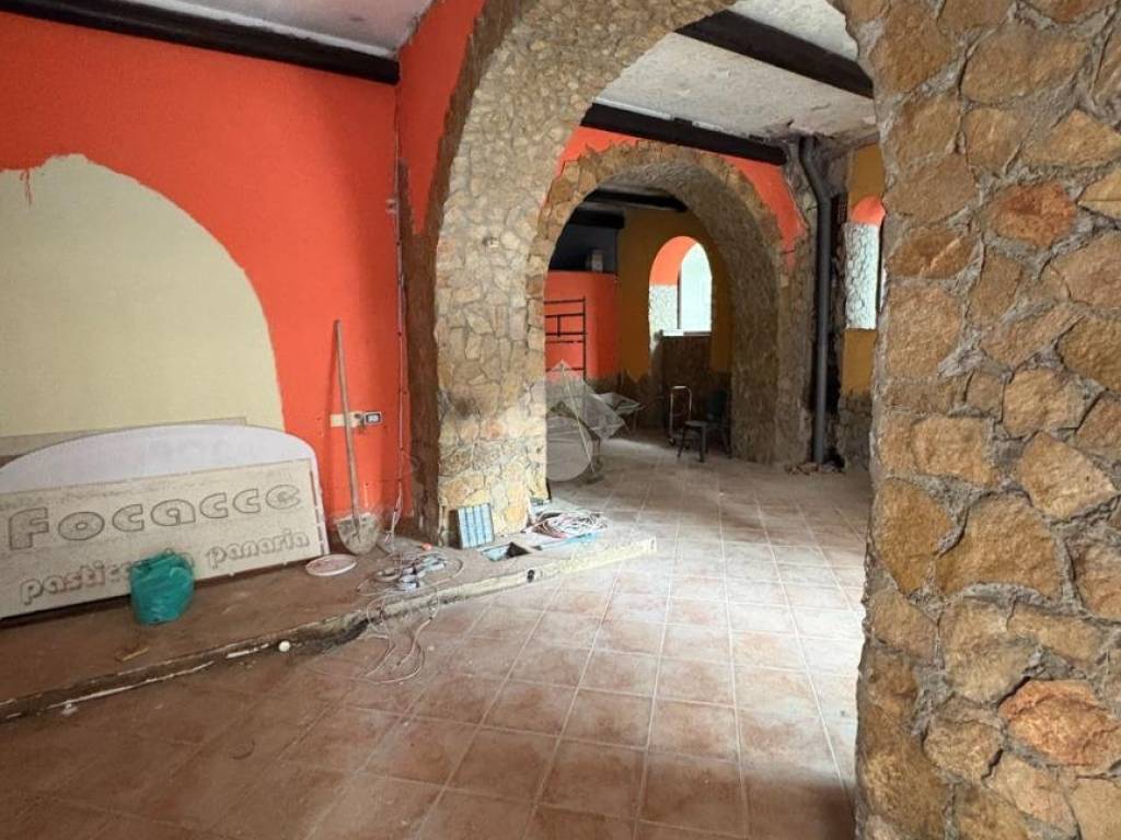 negozio in affitto a Messina