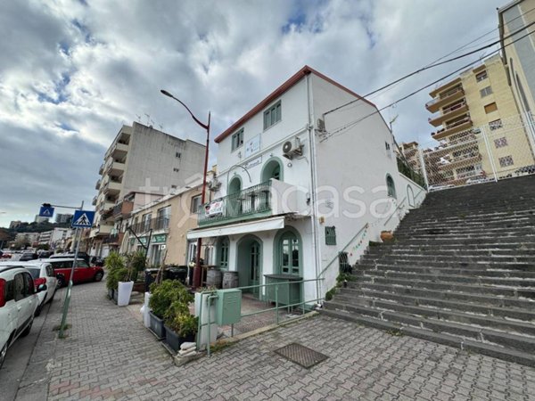 negozio in affitto a Messina in zona Paradiso