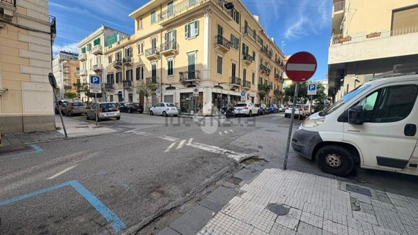 locale commerciale in affitto a Messina