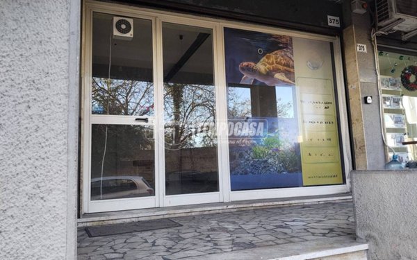 negozio in affitto a Messina in zona Santissima Annunziata