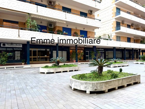 negozio in affitto a Messina