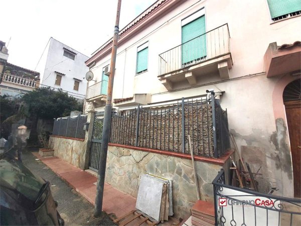 pentavano in affitto a Messina in zona Gazzi