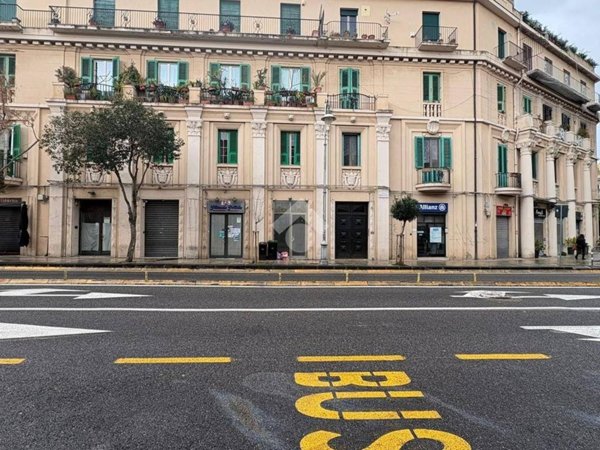 negozio in affitto a Messina