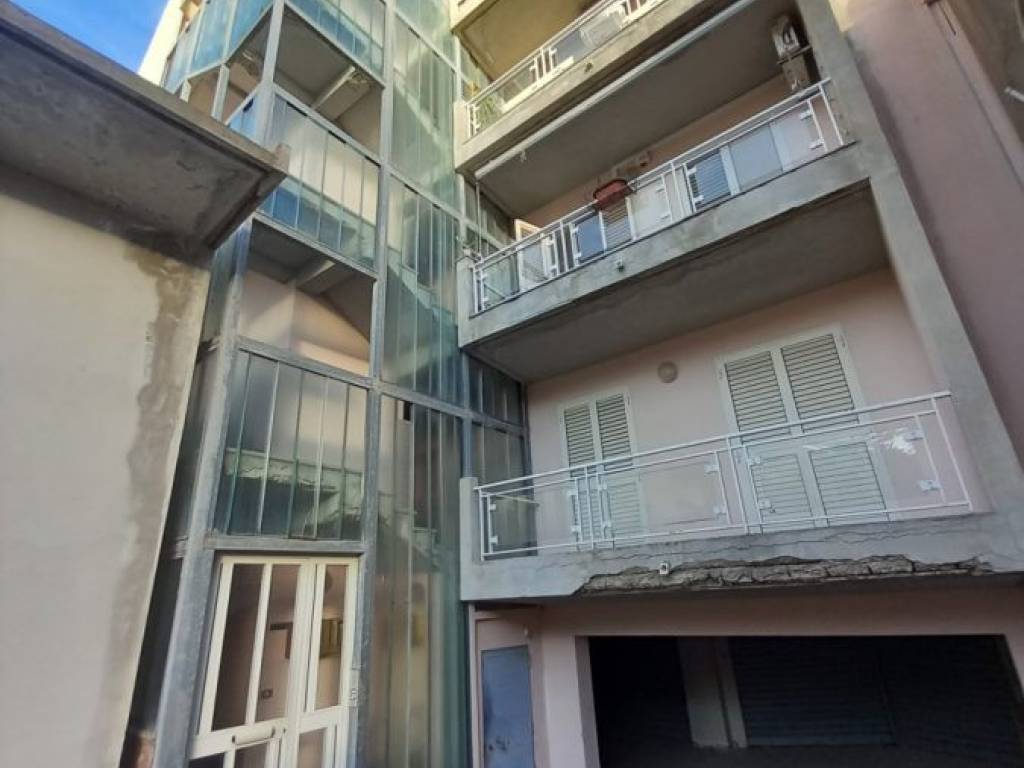 locale commerciale in affitto a Messina in zona Santa Margherita