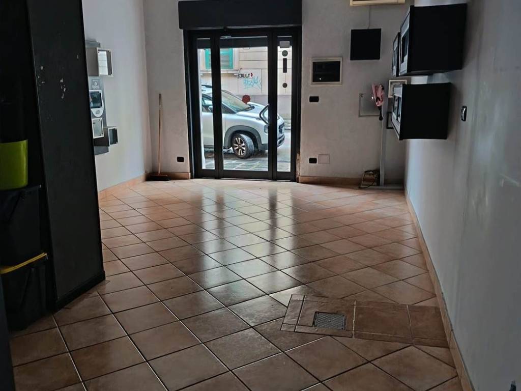 negozio in affitto a Messina