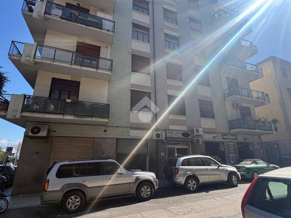 negozio in affitto a Messina