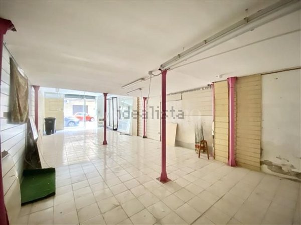 locale commerciale in affitto a Messina