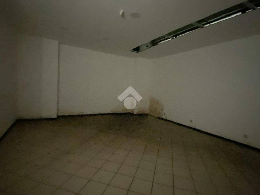 locale commerciale in affitto a Messina