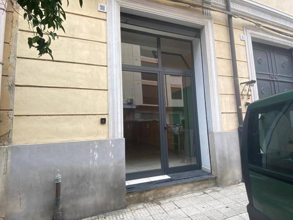 negozio in affitto a Messina
