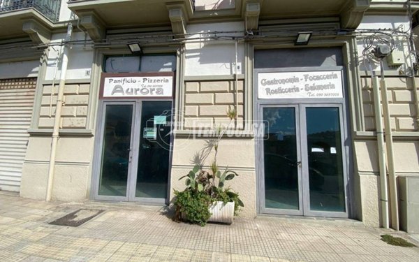 negozio in affitto a Messina