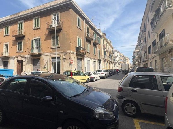 locale commerciale in affitto a Messina