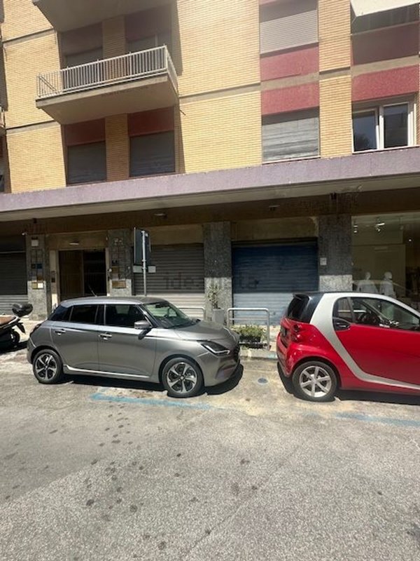 locale commerciale in affitto a Messina