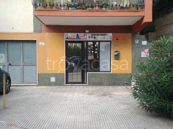 negozio in affitto a Messina in zona San Licandro