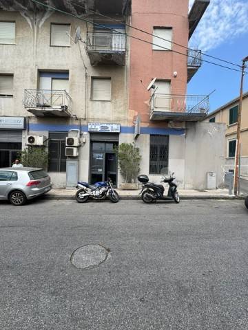 negozio in affitto a Messina
