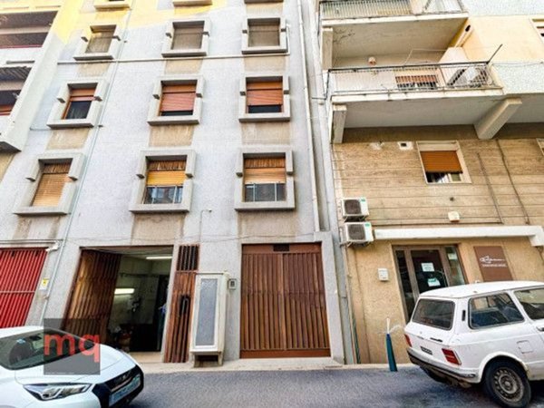 negozio in affitto a Messina