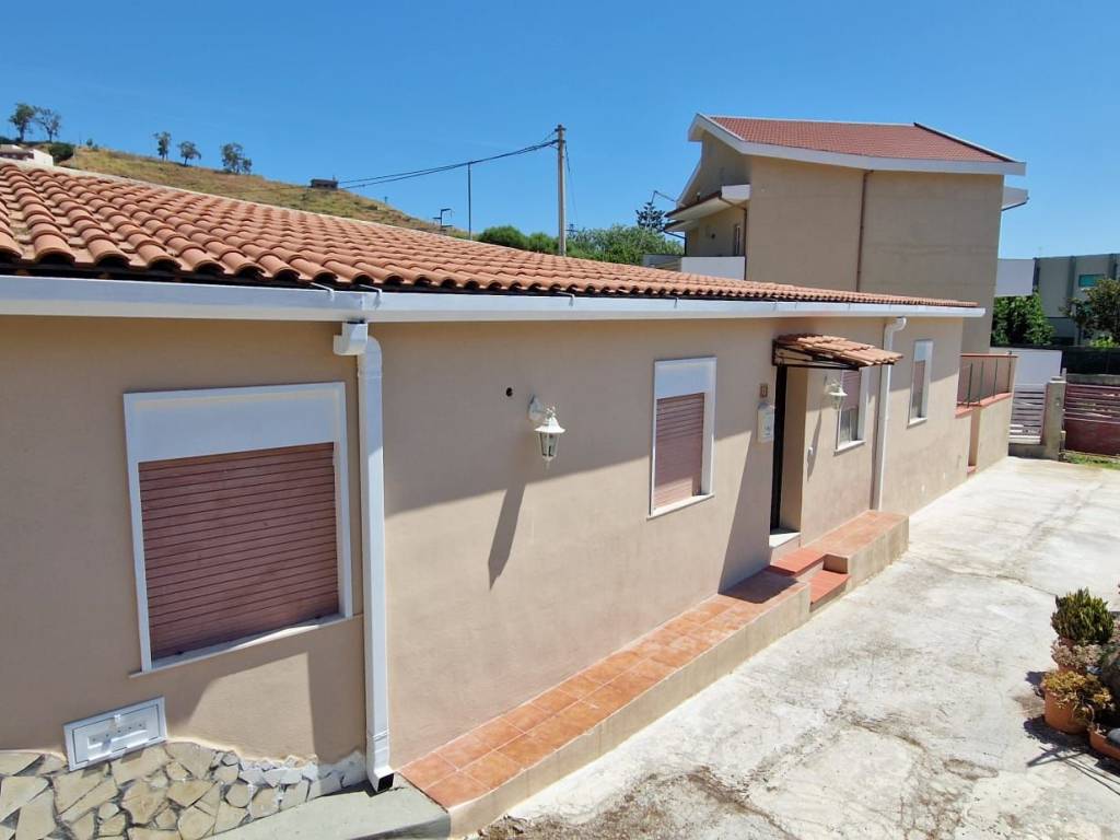 casa indipendente in affitto a Messina in zona Tremestieri