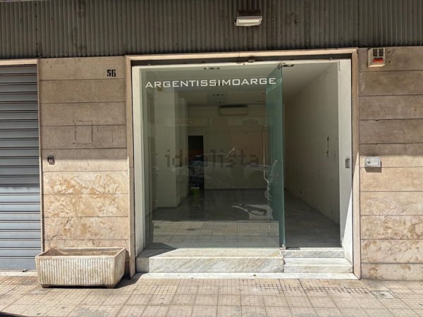 locale commerciale in affitto a Messina