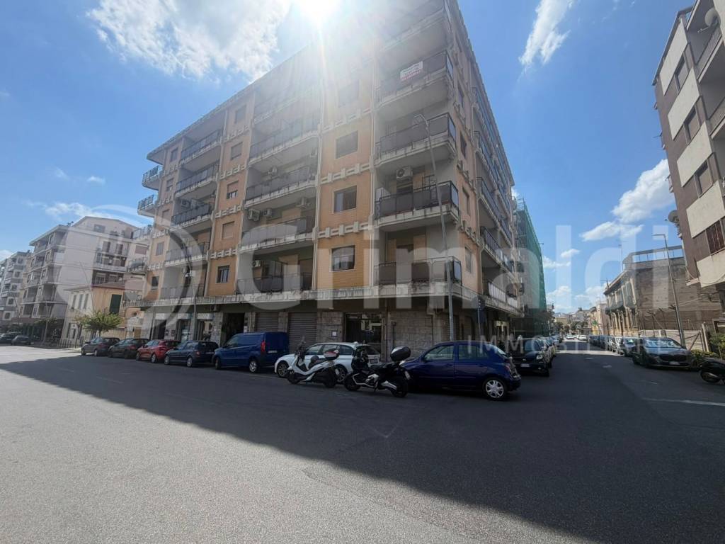 negozio in affitto a Messina