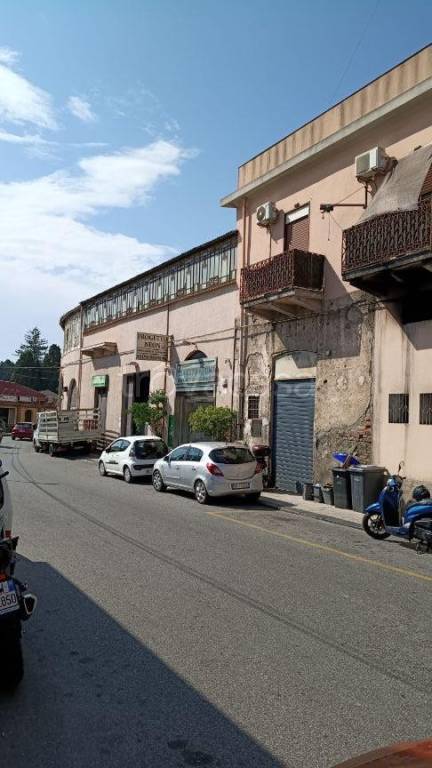 locale commerciale in affitto a Messina