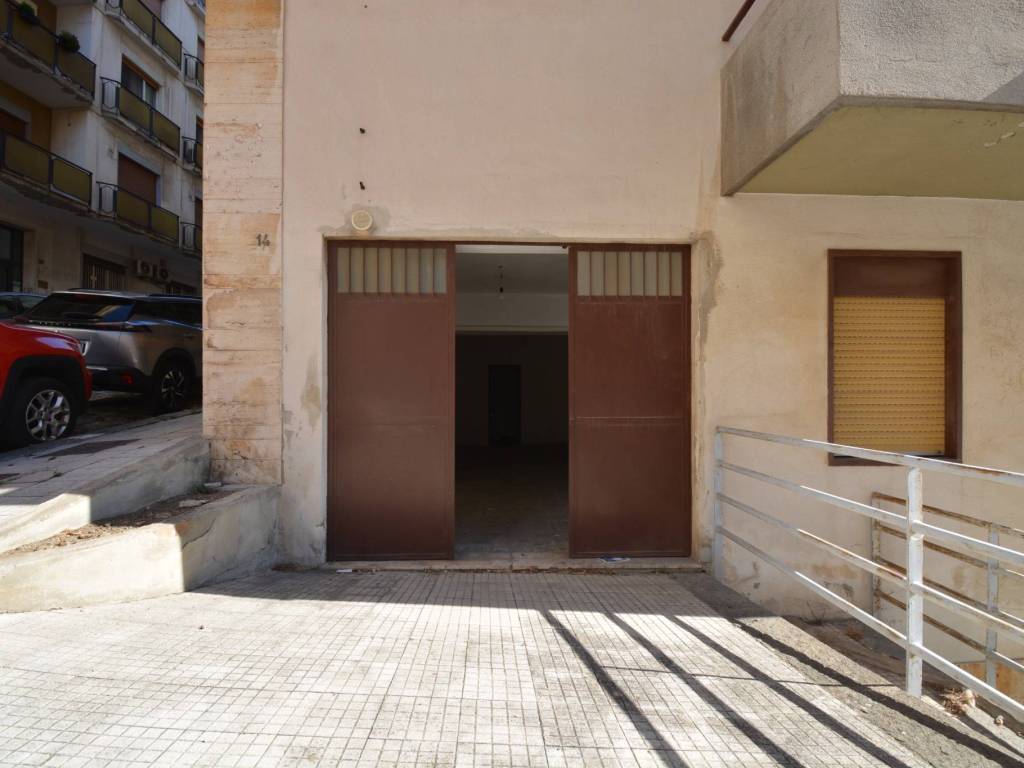 locale commerciale in affitto a Messina