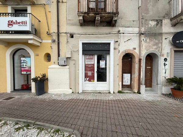 negozio in affitto a Milazzo in zona San Giovanni