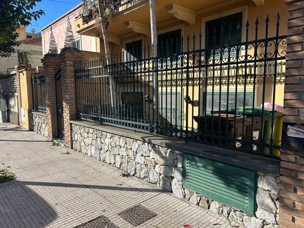 locale commerciale in affitto a Milazzo