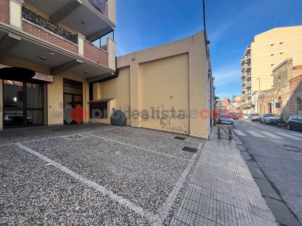 locale commerciale in affitto a Milazzo