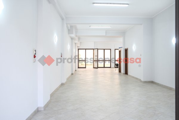 locale commerciale in affitto a Milazzo