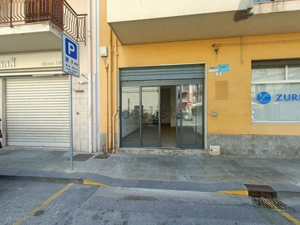 locale commerciale in affitto a Milazzo in zona San Giovanni
