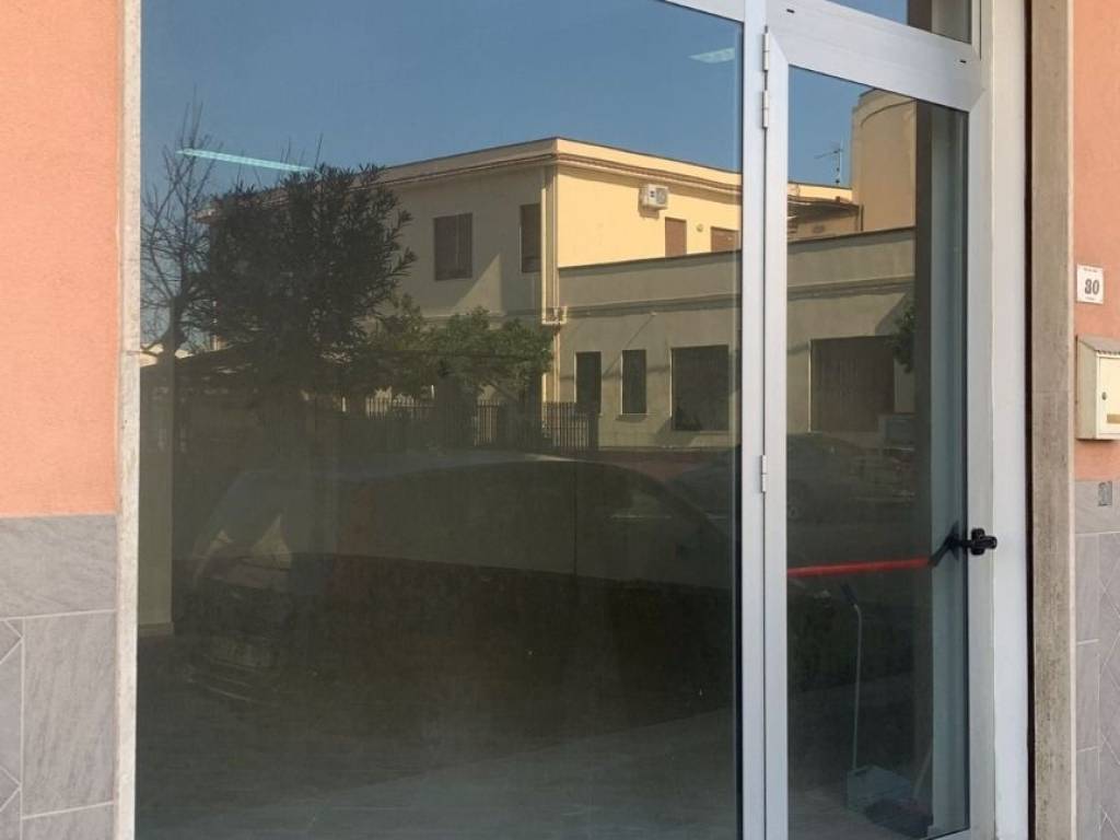 negozio in affitto a Pace del Mela in zona Giammoro