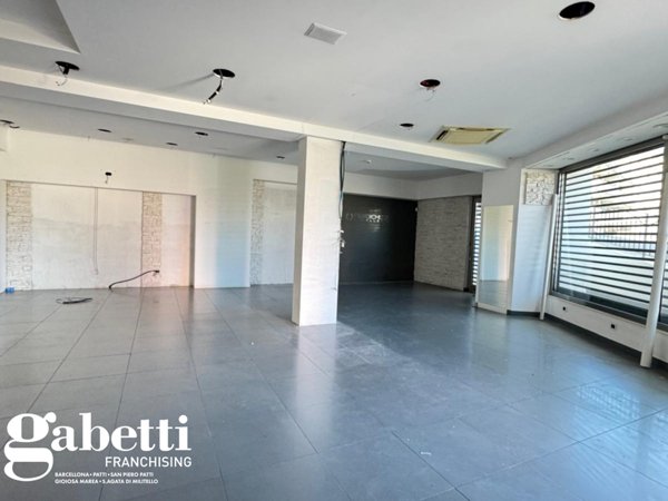 locale commerciale in affitto a Patti