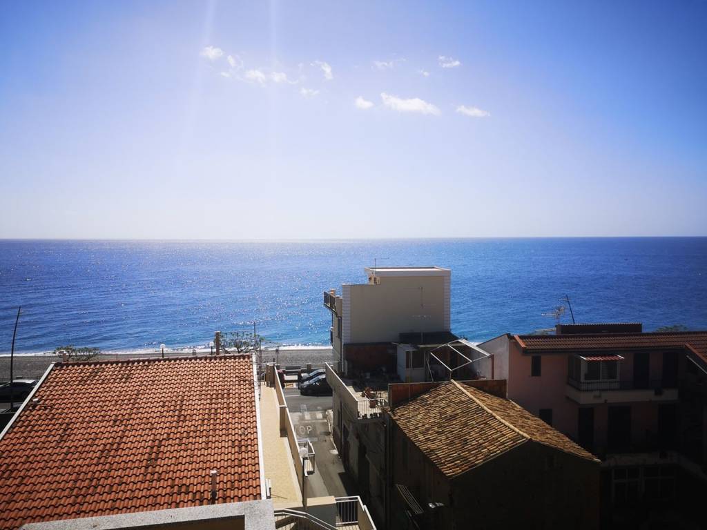 appartamento in affitto a Roccalumera