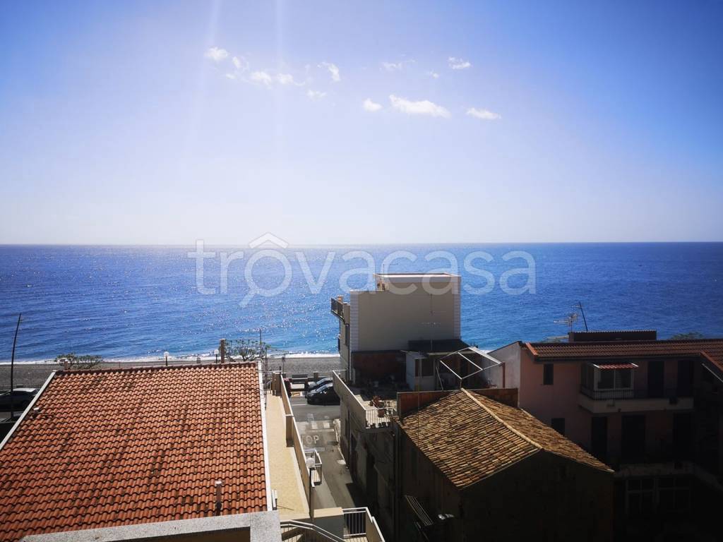 appartamento in affitto a Roccalumera