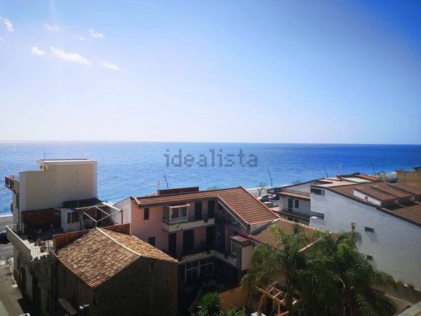 appartamento in affitto a Roccalumera