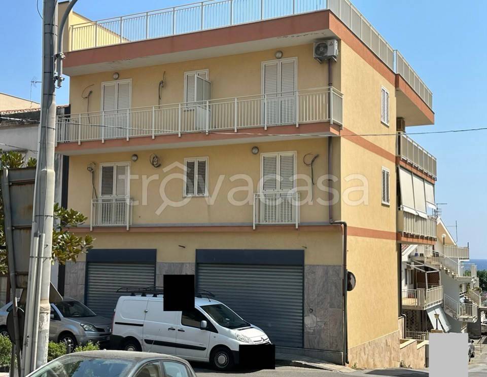 negozio in affitto a Roccalumera