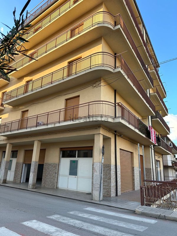 locale commerciale in affitto a Sant'Agata di Militello