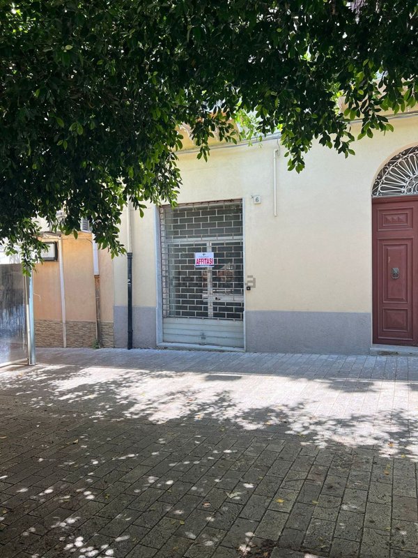 locale commerciale in affitto a Sant'Agata di Militello