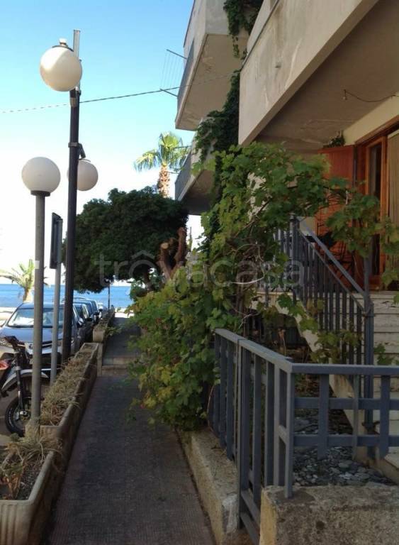 appartamento in affitto a Sant'Alessio Siculo