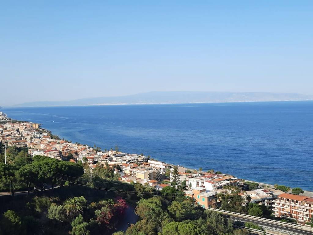 casa indipendente in affitto a Sant'Alessio Siculo