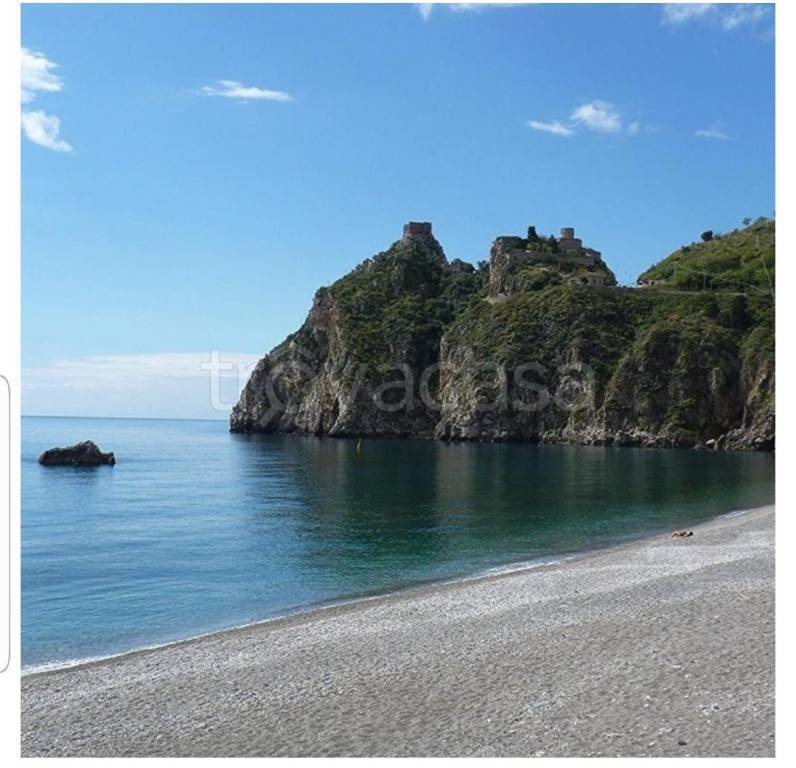 appartamento in affitto a Sant'Alessio Siculo