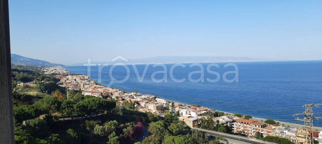 casa indipendente in affitto a Sant'Alessio Siculo