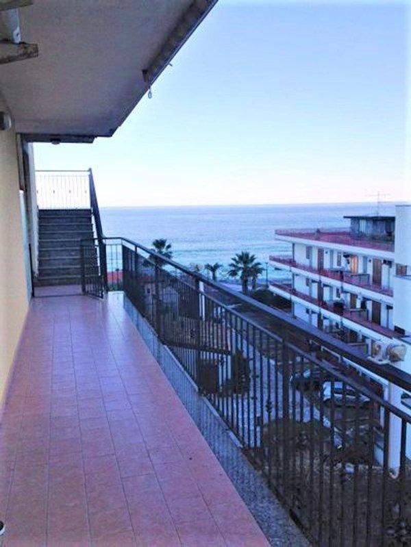 appartamento in affitto a Sant'Alessio Siculo