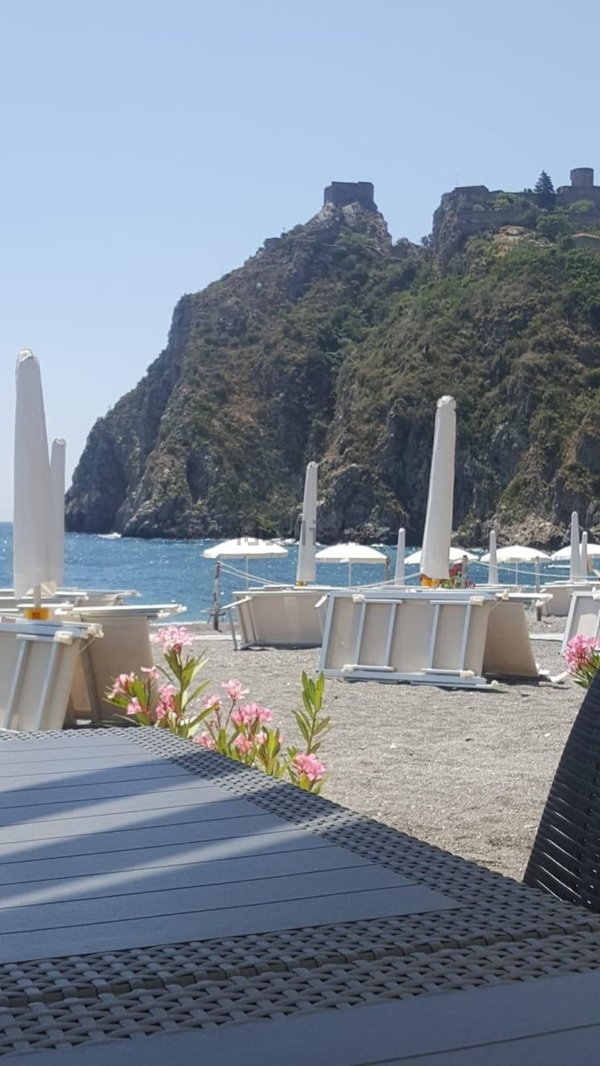 appartamento in affitto a Sant'Alessio Siculo