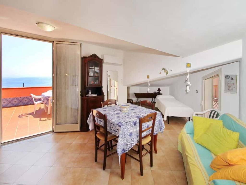 appartamento in affitto a Santo Stefano di Camastra