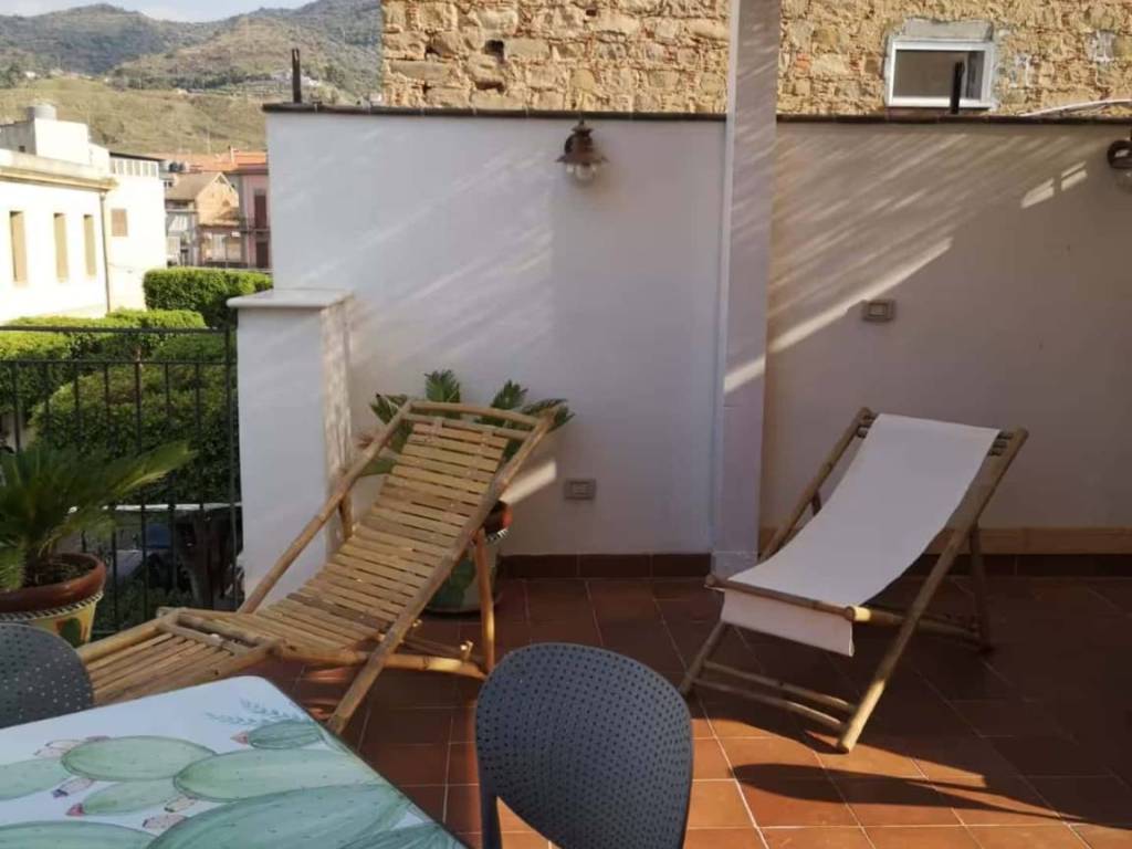 appartamento in affitto a Santo Stefano di Camastra