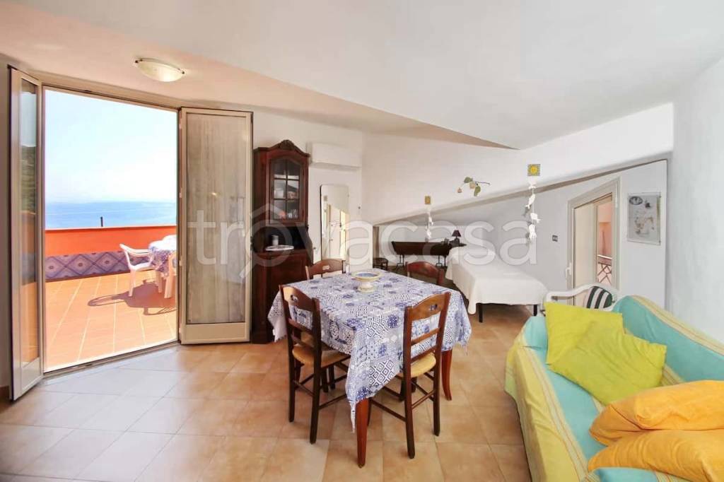 appartamento in affitto a Santo Stefano di Camastra